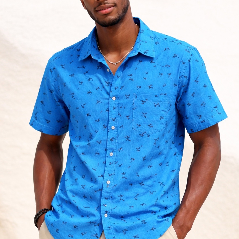 Novelty print 100% cotton Short-Sleeve Button-Down Shirt in‎ Bright Blue L